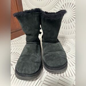 UGG Bailey Bow COZY COMFY Boots Black‎ Bows on Back Size 7